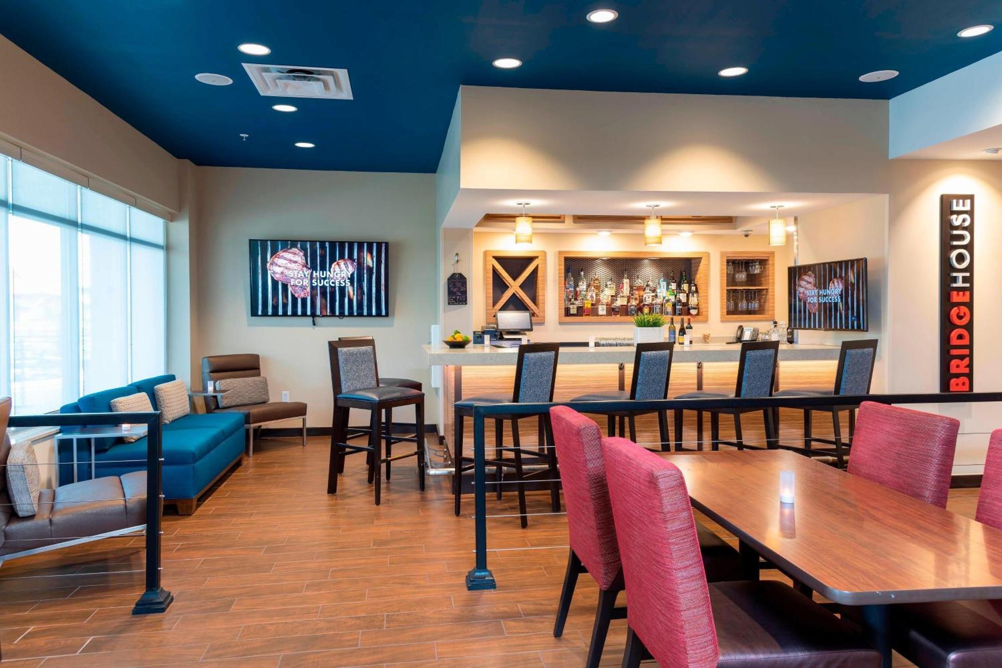 Towneplace Suites By Marriott Louisville North Jeffersonville Exterior foto